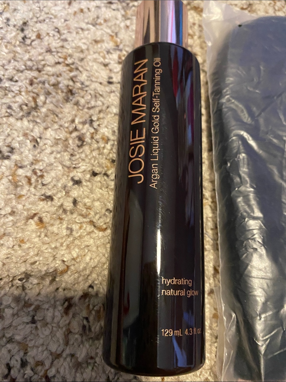 JOSIE MARAN tanning oil with mitt - Picture 2 of 3